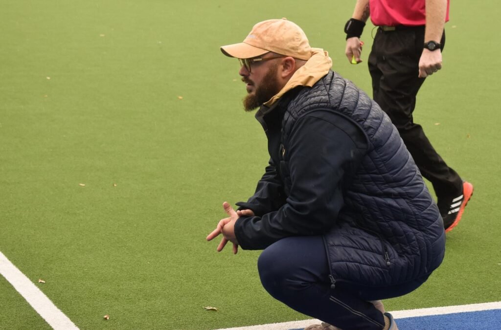 Romain se concentre avant de donner ses dernières consignes.